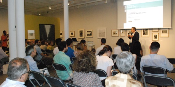 Un treball sobre la securitització de les polítiques migratòries, guanyador del premi Europa Segle XXI