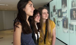 Les guanyadores del premi Què és per a tu Europa? 2024 visiten Brussel·les