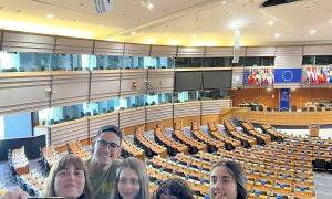 Les guanyadores del premi Què és per a tu Europa? 2024 visiten Brussel·les
